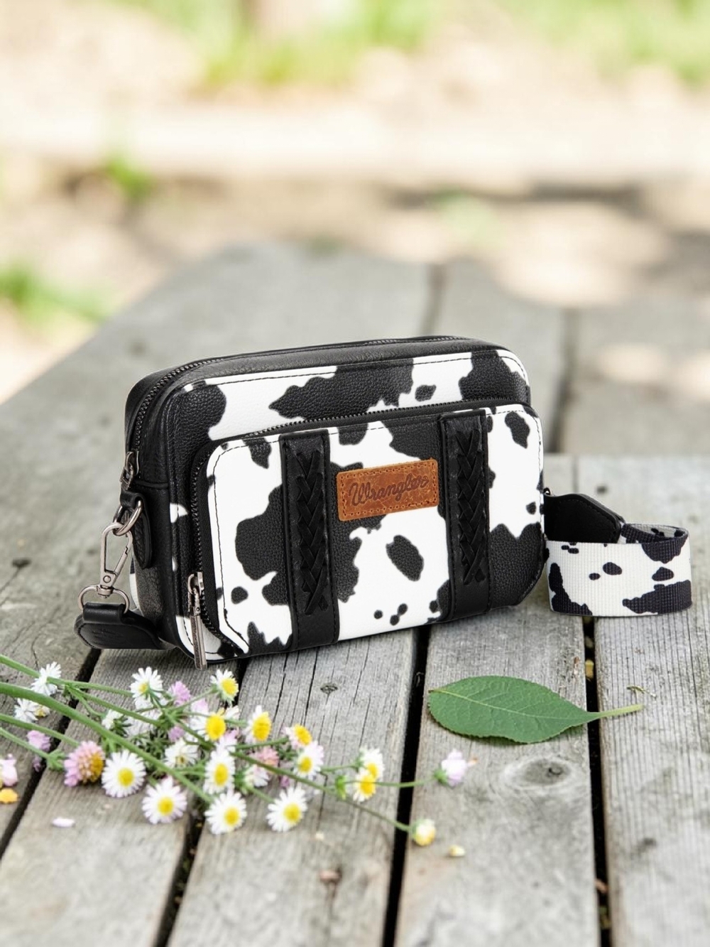 NEW Wrangler Black/White Crossbody & Guitar Strap Bag Women Western Cowgirl NWT